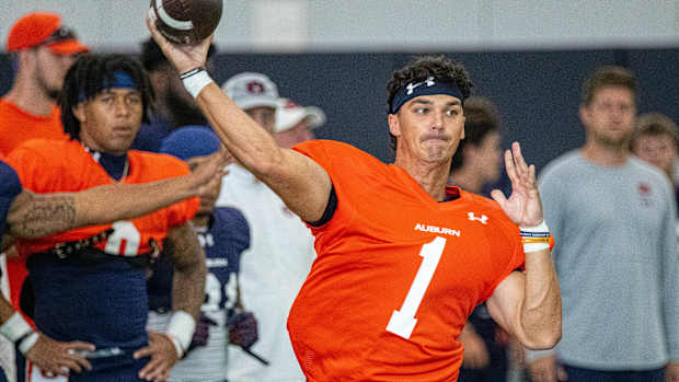 Payton Thorne at Auburn football practice - Eric Starling/Auburn Daily